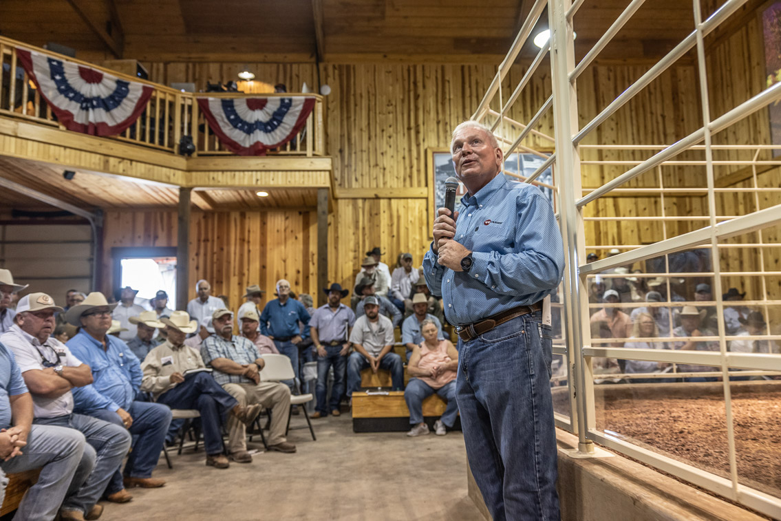 44Farms_Cameron_FallBullSale_Oct2021-525910