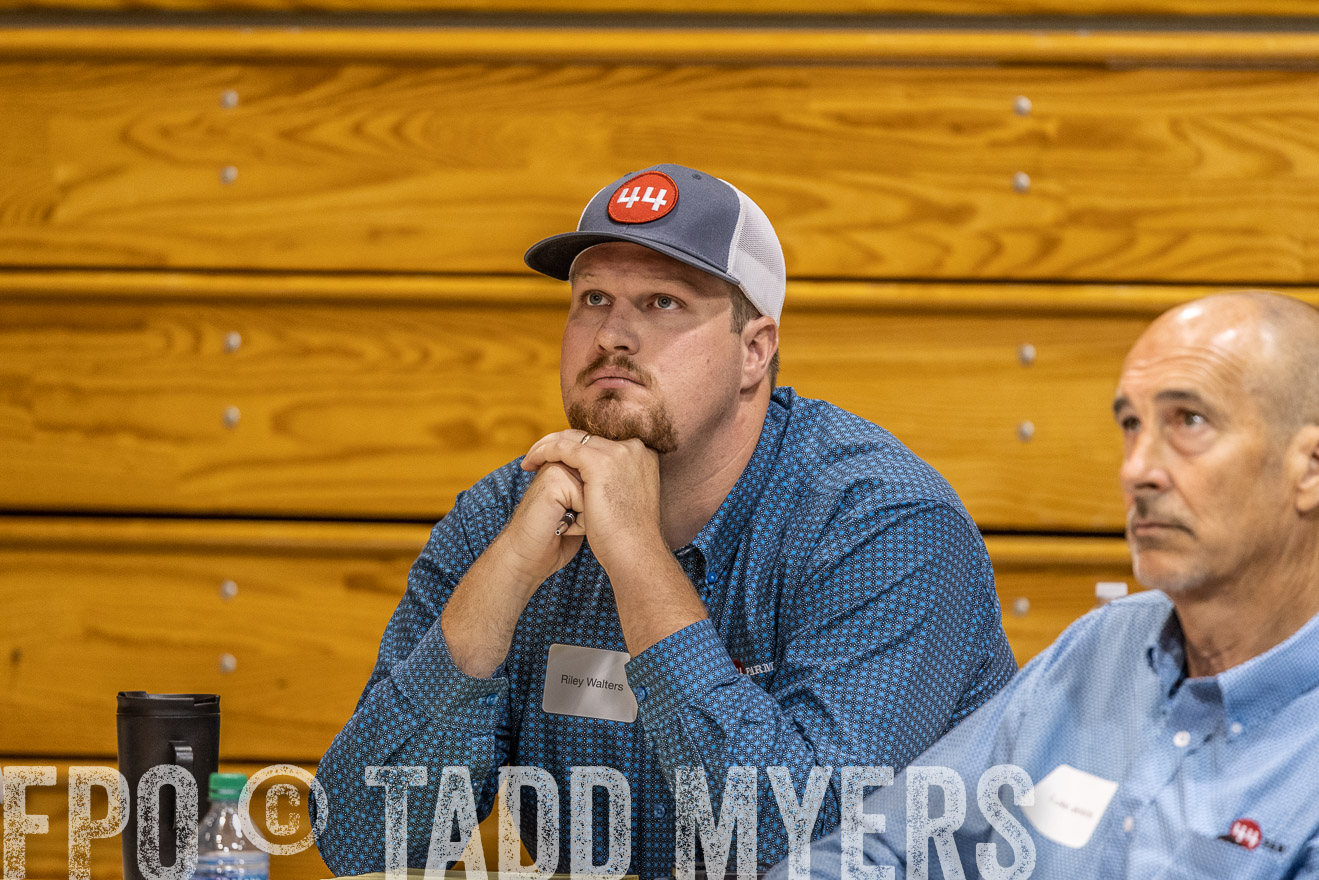 TMyers_BusMeeting_Cameron_May2023-520573