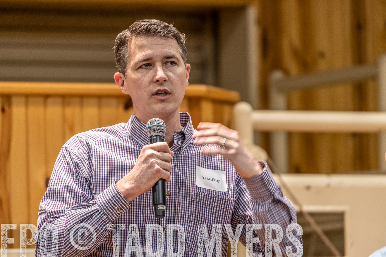 TMyers_BusMeeting_Cameron_May2023-520675
