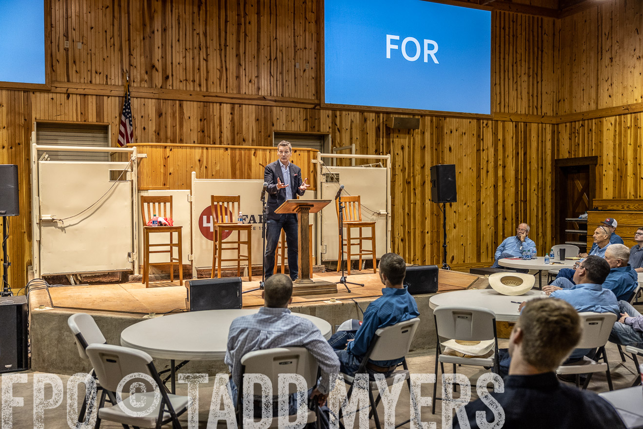 TMyers_BusMeeting_Cameron_May2023-526667