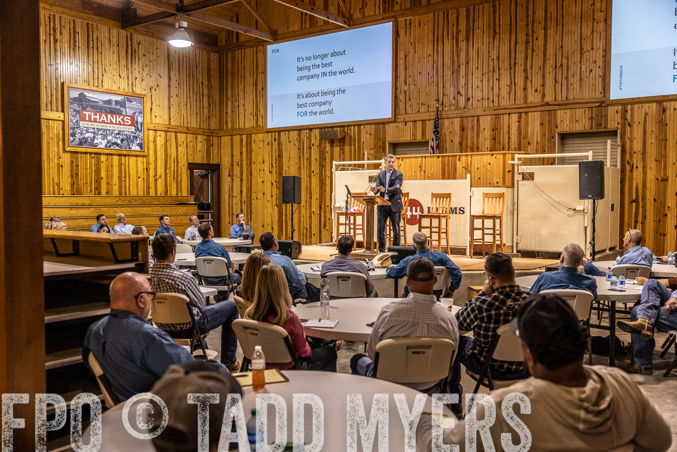 TMyers_BusMeeting_Cameron_May2023-526748
