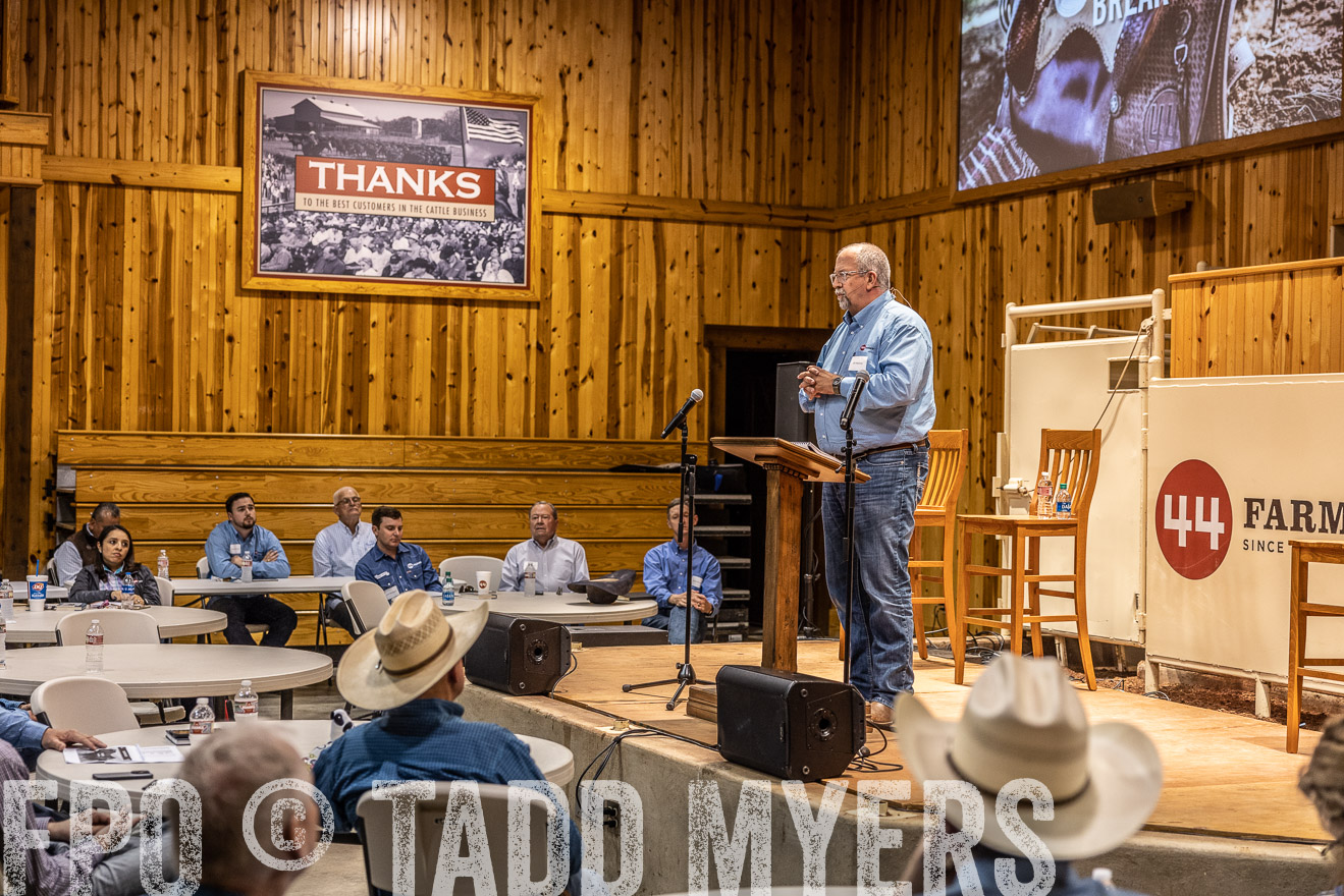 TMyers_BusMeeting_Cameron_May2023-526835