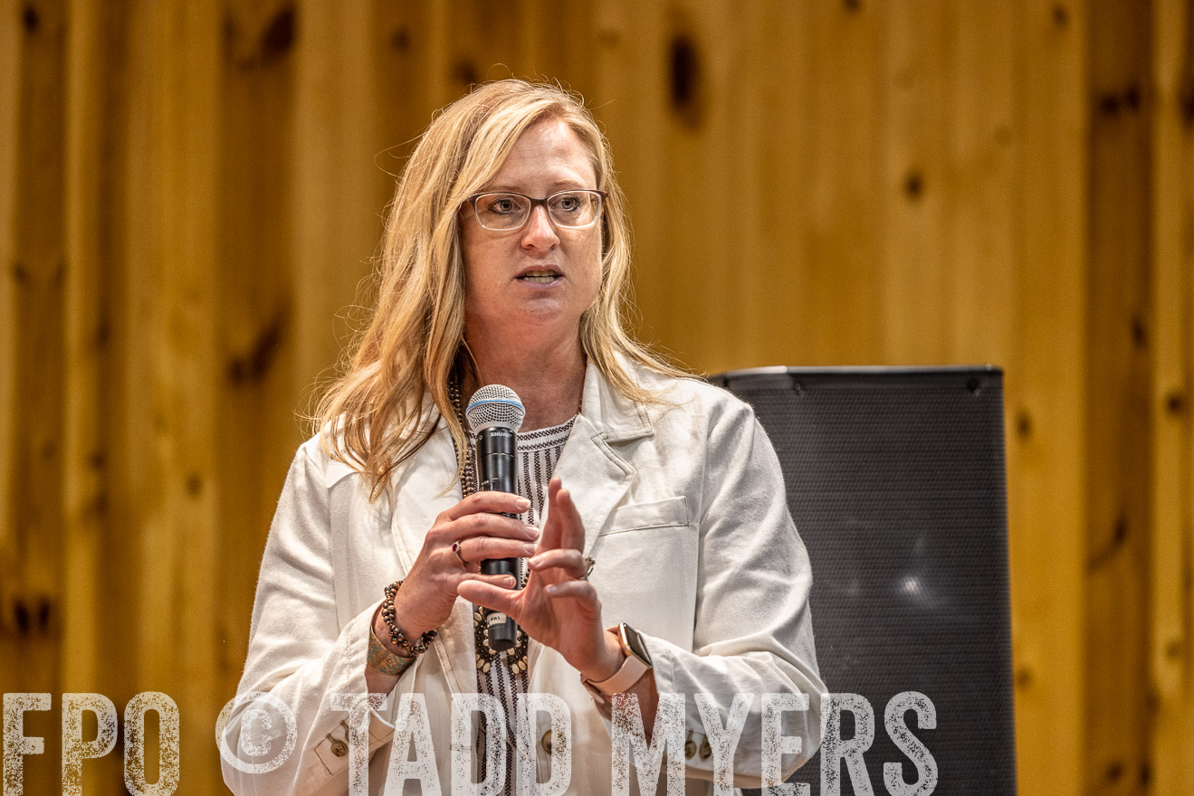 TMyers_BusMeeting_Cameron_May2023-520763