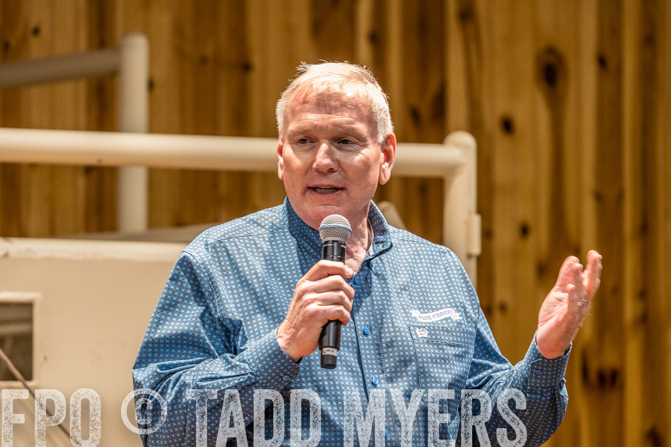 TMyers_BusMeeting_Cameron_May2023-520897
